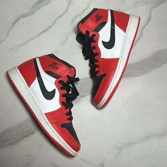 NWOB Air Jordan 1 Retro High GS 'Rare Air' 6.5Y / 8 Women  2016 - Picture 1 of 6